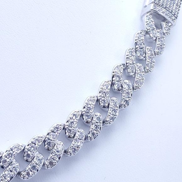 18" x 10mm Silver Finish Miami Cuban Chain - Picture 7 of 12